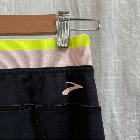 Brooks Running Black Run Within 7/8 Tight size medium - Picture 8 of 15